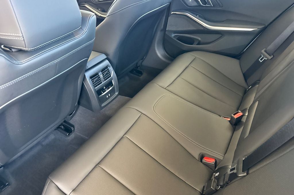 2026 BMW 3 Series 330i