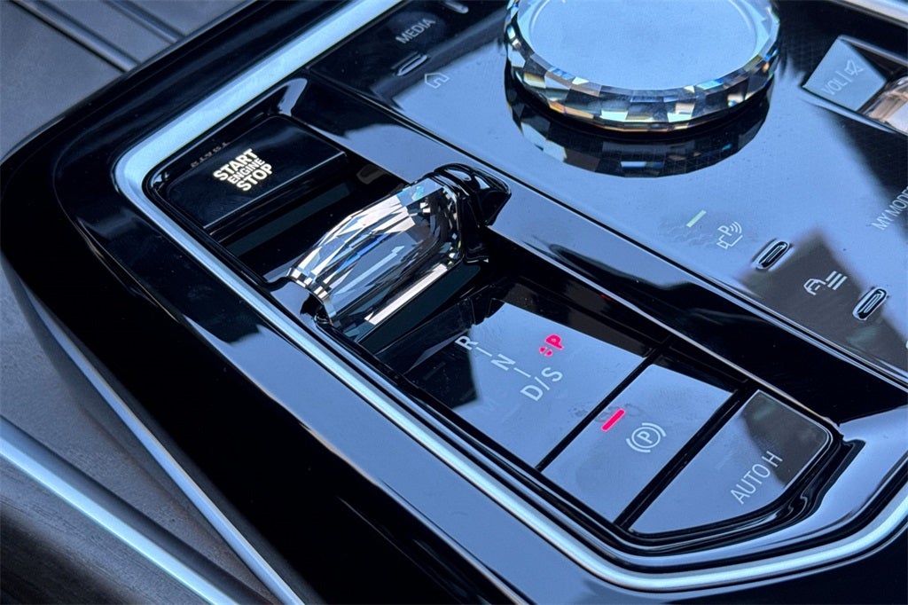 2026 BMW 7 Series 750e xDrive