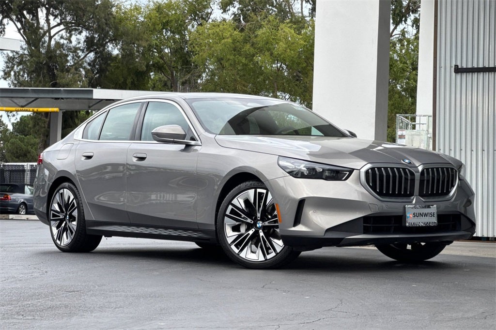 2024 BMW 5 Series 530i