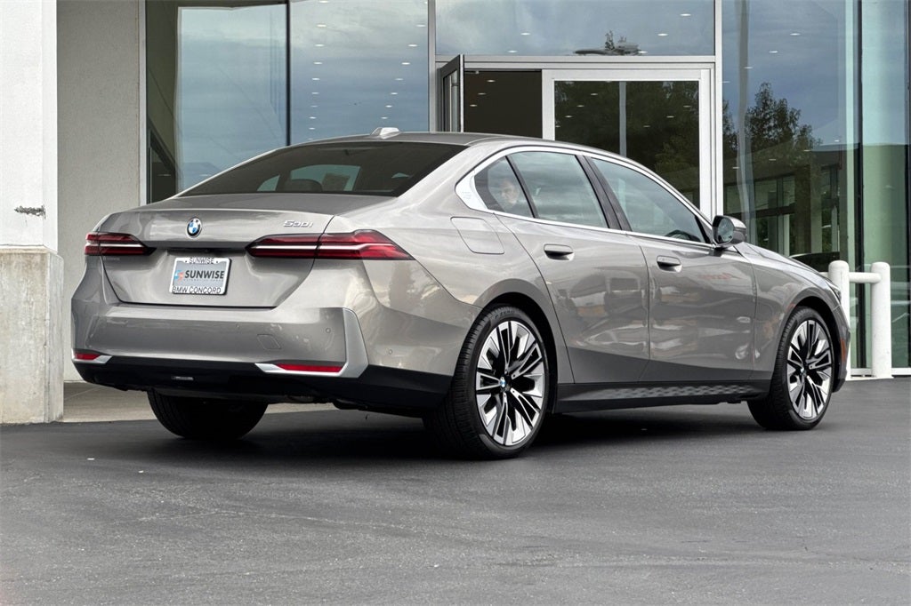 2024 BMW 5 Series 530i