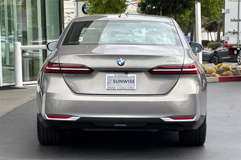 2024 BMW 5 Series 530i