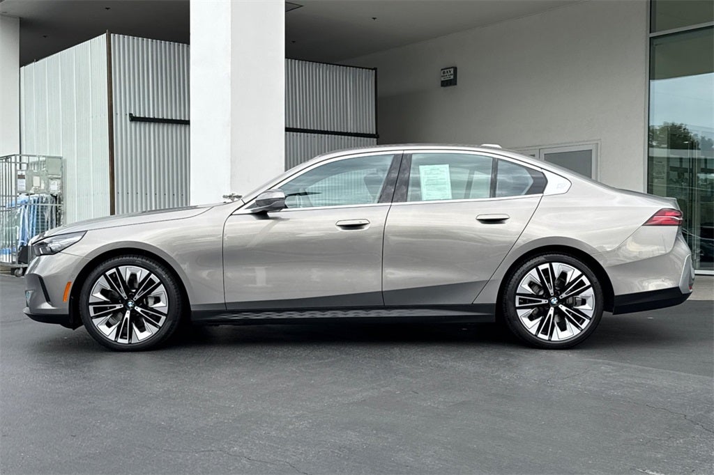 2024 BMW 5 Series 530i