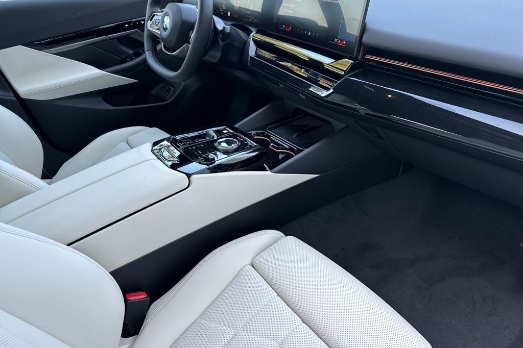 2026 BMW 5 Series 530i