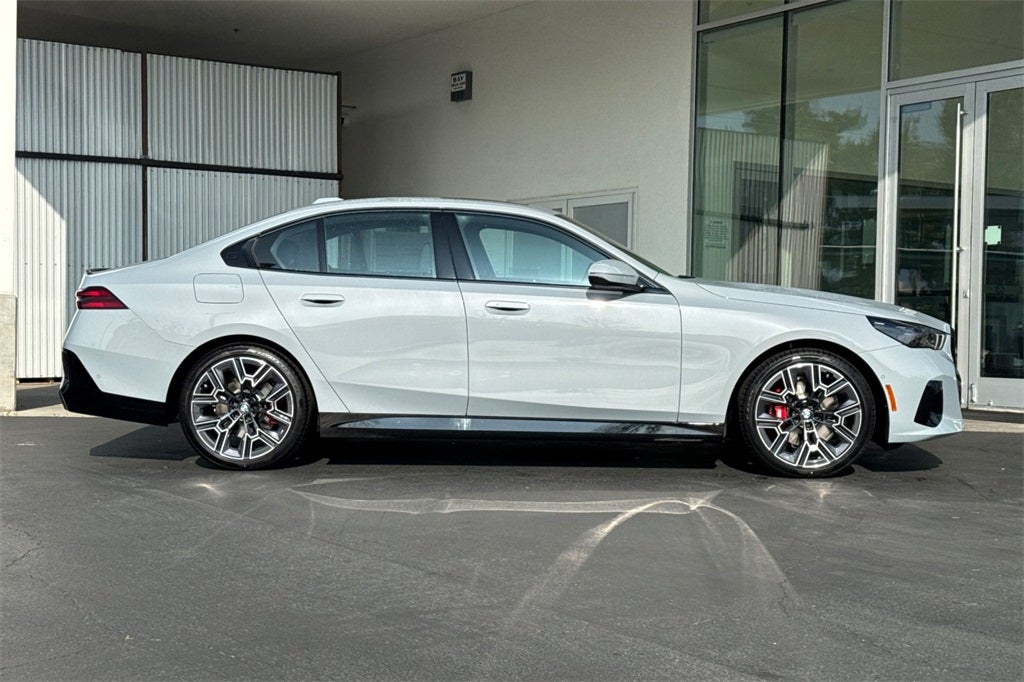 2026 BMW 5 Series 530i