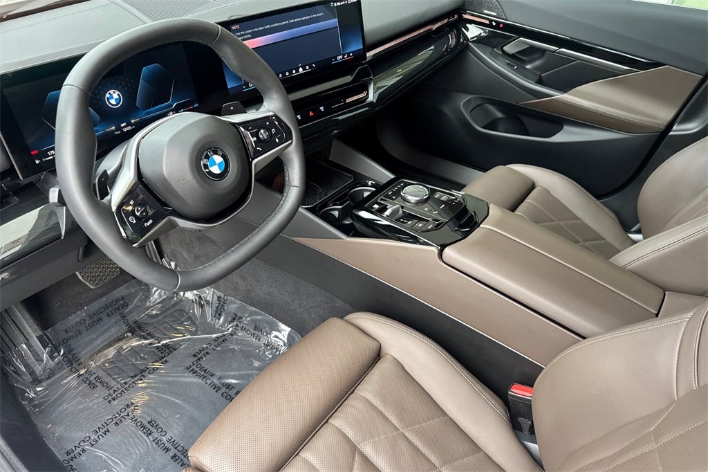 2025 BMW 5 Series 530i