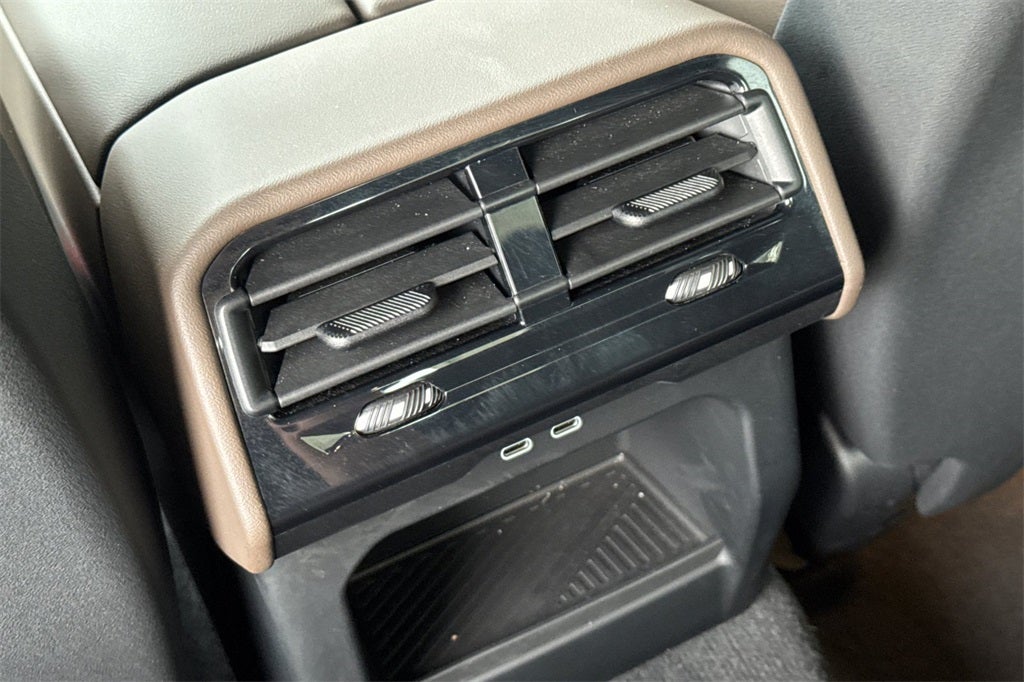 2025 BMW 5 Series 530i