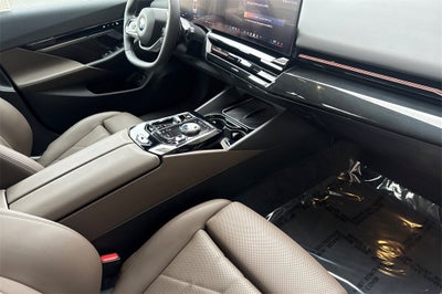 2025 BMW 5 Series 530i