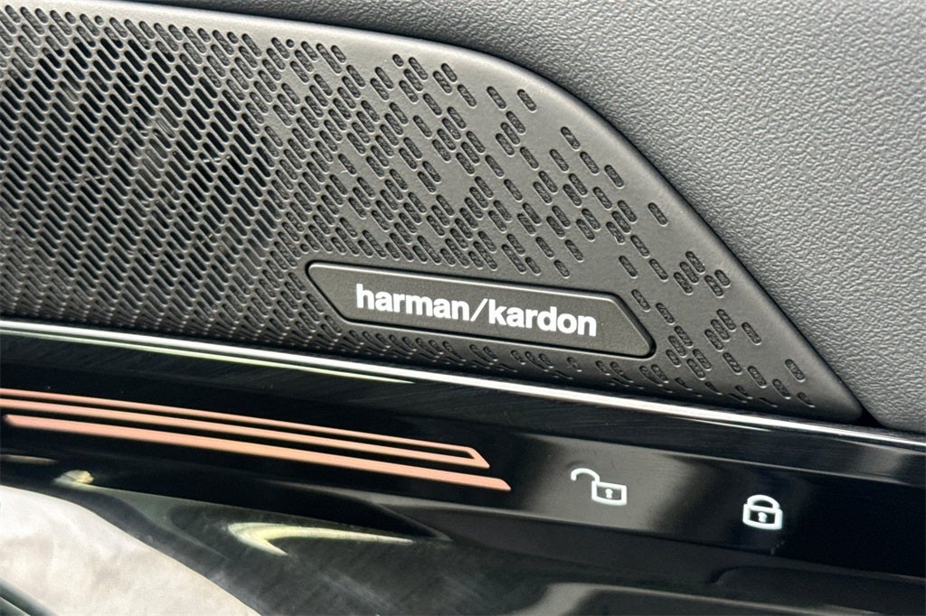 2025 BMW 5 Series 530i