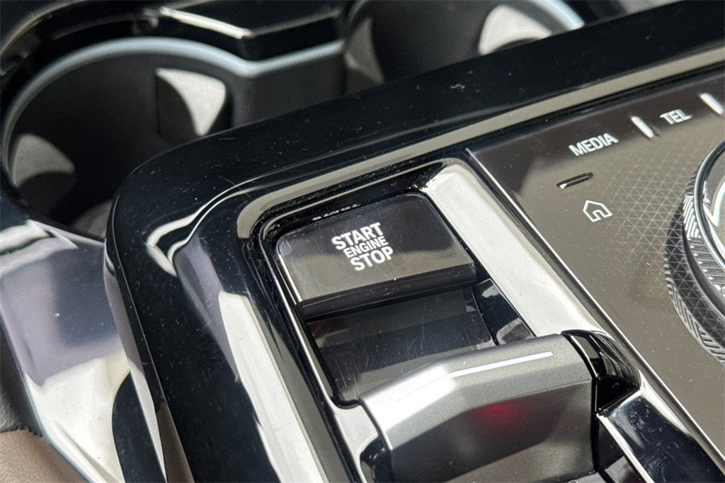 2025 BMW 5 Series 530i