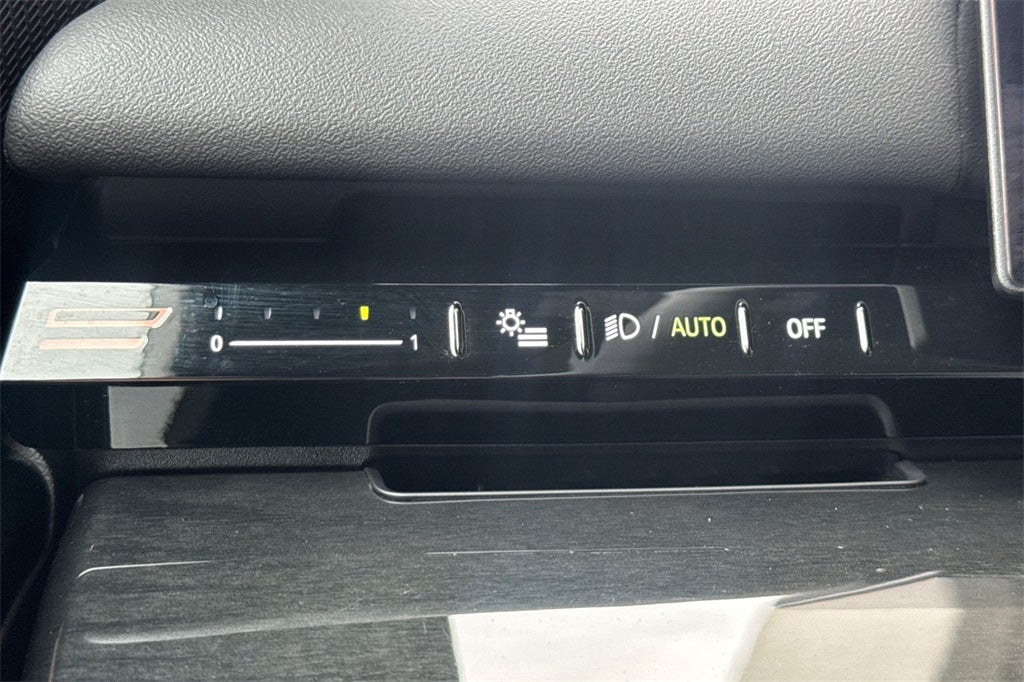 2025 BMW 5 Series 530i