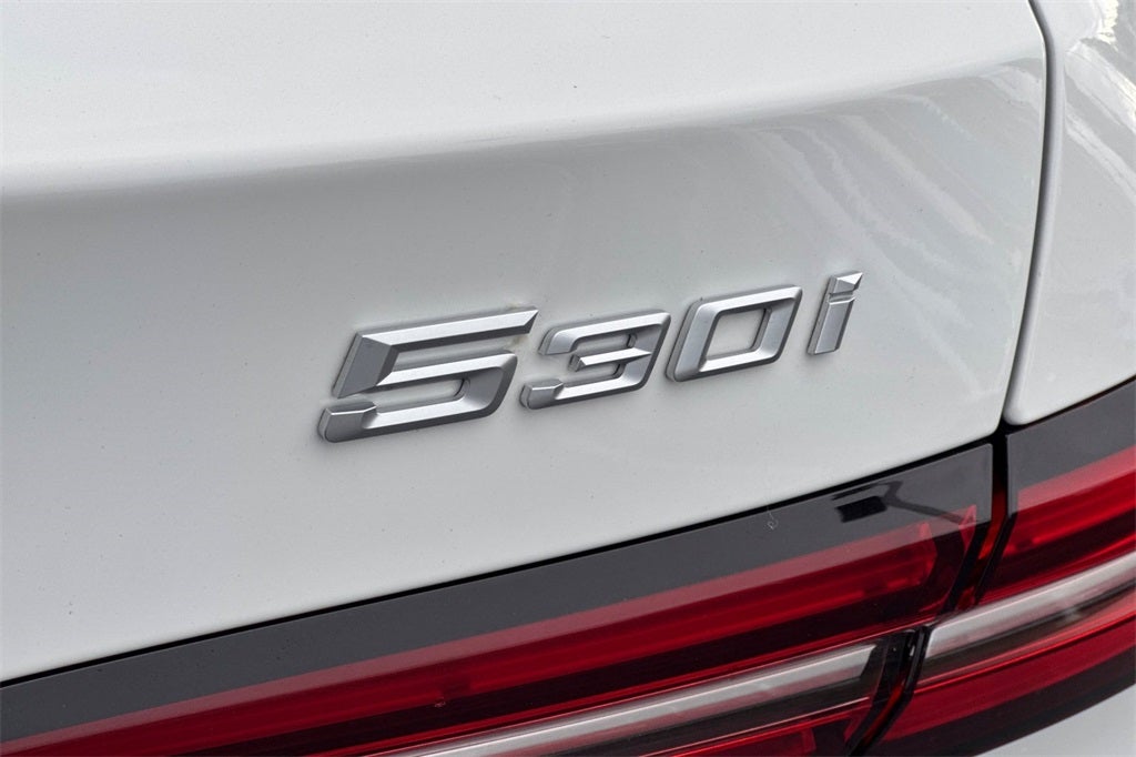 2025 BMW 5 Series 530i