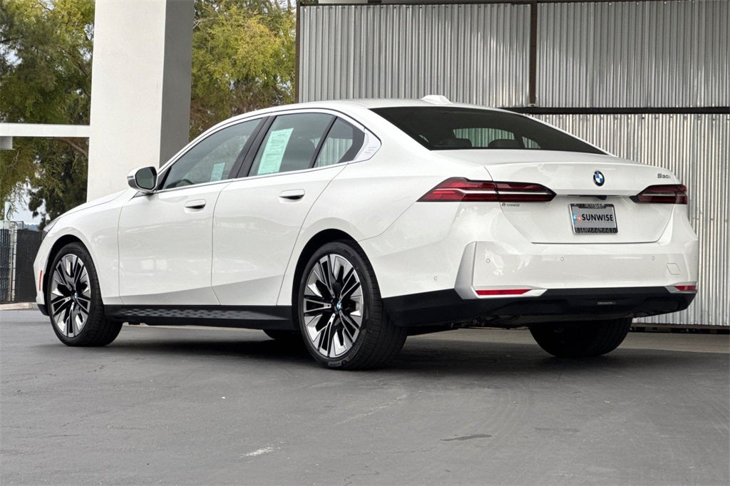 2025 BMW 5 Series 530i