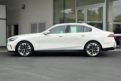 2025 BMW 5 Series 530i