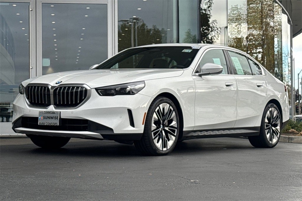 2025 BMW 5 Series 530i