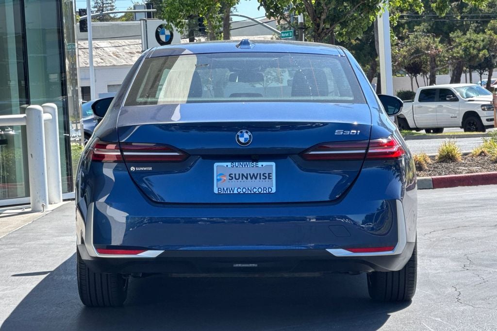 2026 BMW 5 Series 530i