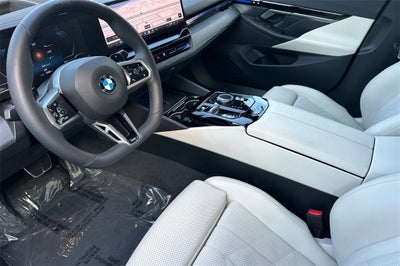2025 BMW 5 Series 530i