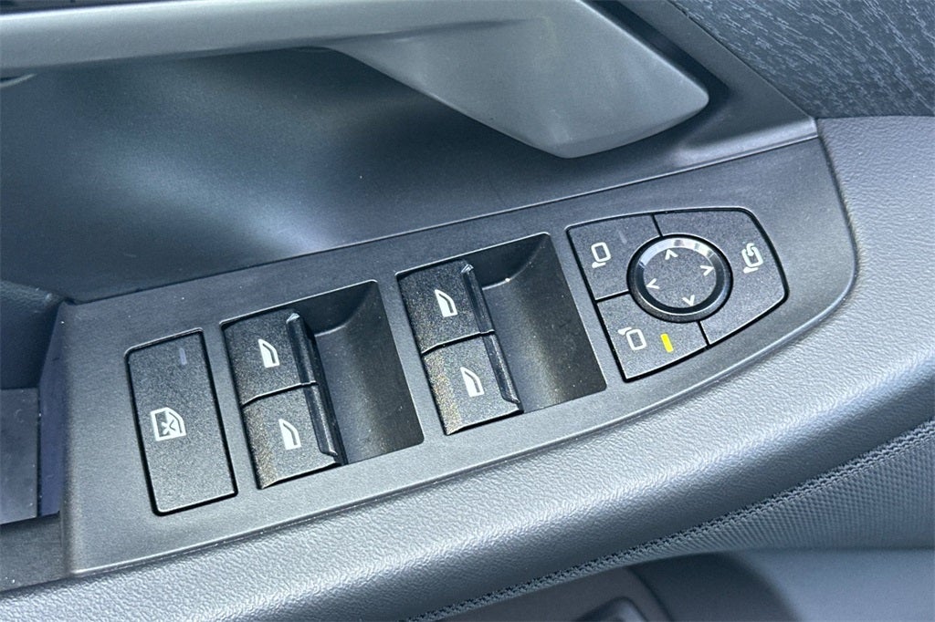 2025 BMW 5 Series 530i