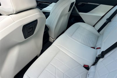 2025 BMW 5 Series 530i