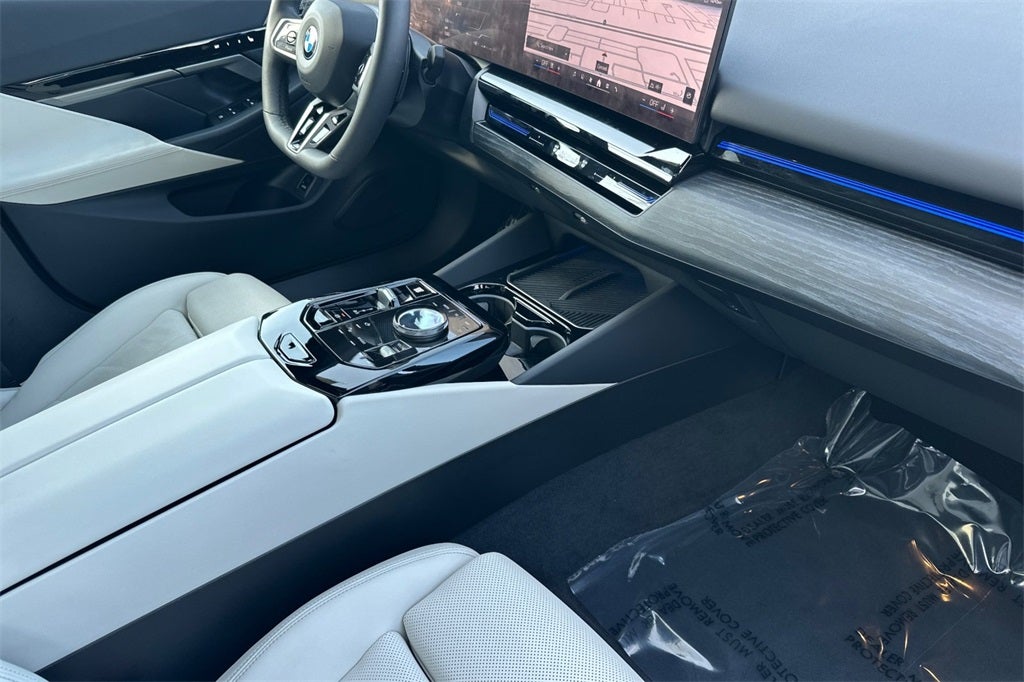 2025 BMW 5 Series 530i