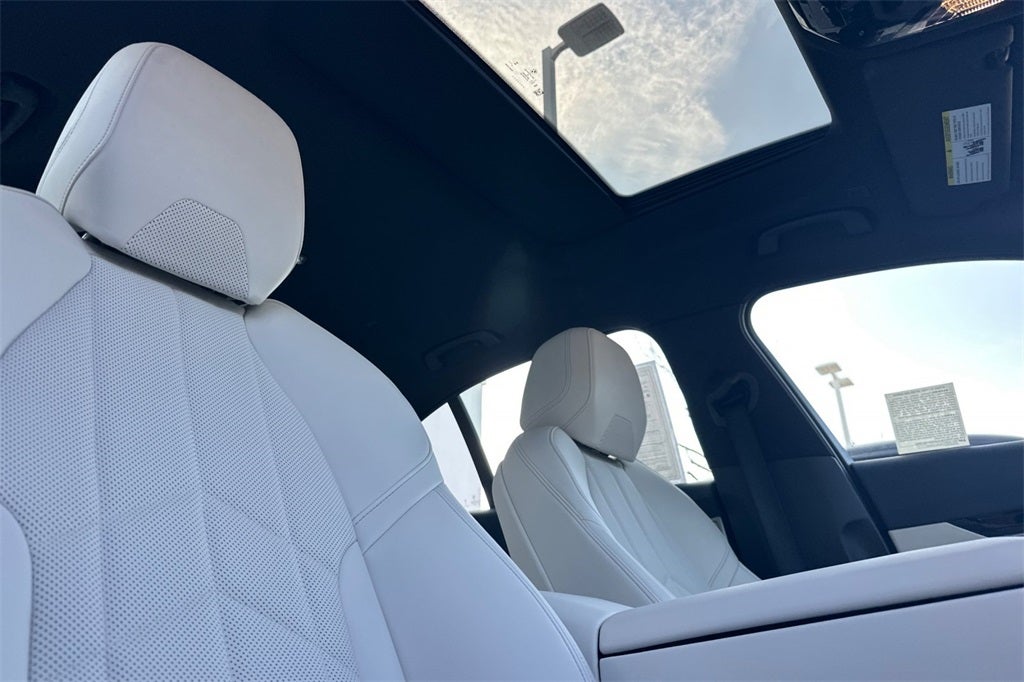 2025 BMW 5 Series 530i