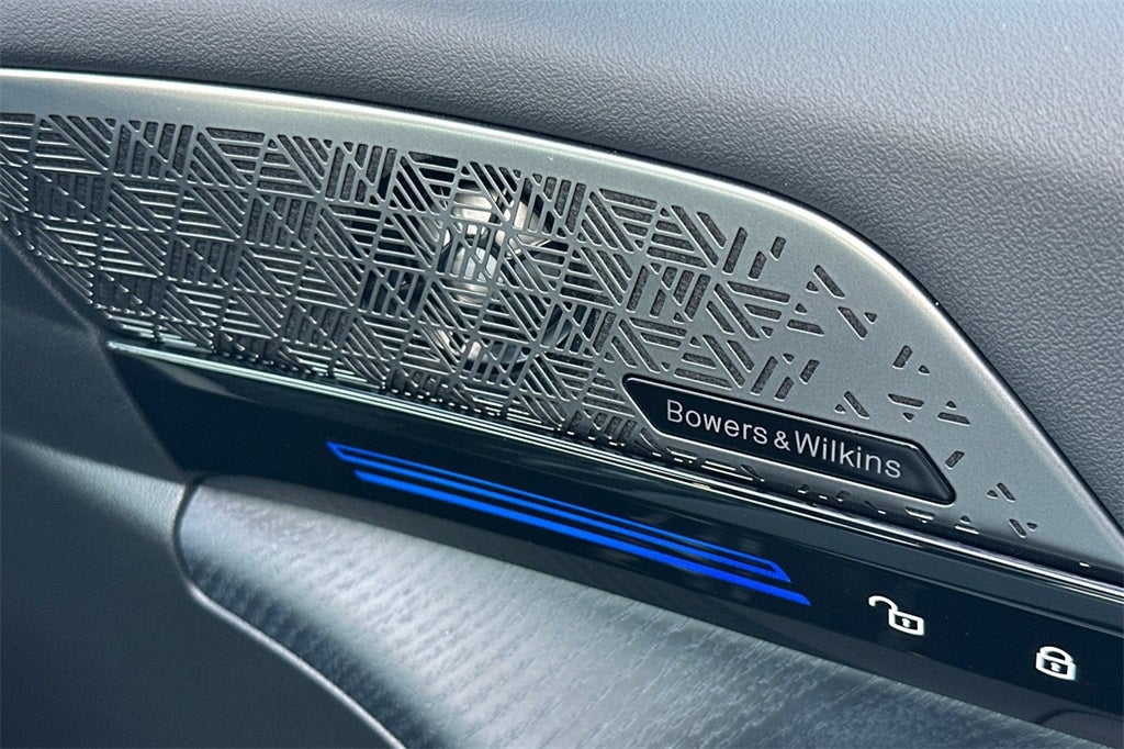 2025 BMW 5 Series 530i