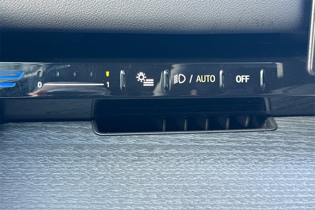 2025 BMW 5 Series 530i