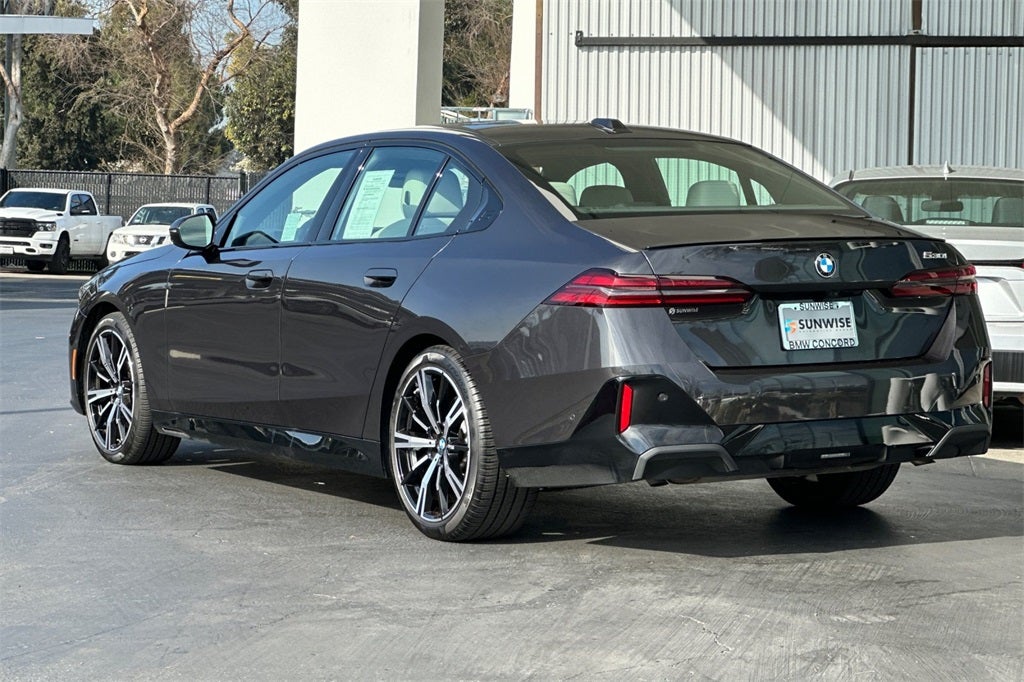 2025 BMW 5 Series 530i