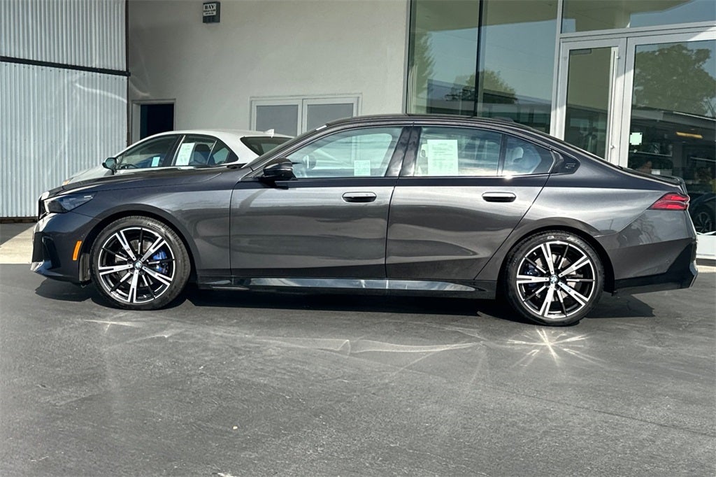 2025 BMW 5 Series 530i