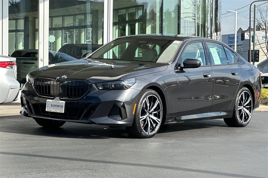 2025 BMW 5 Series 530i