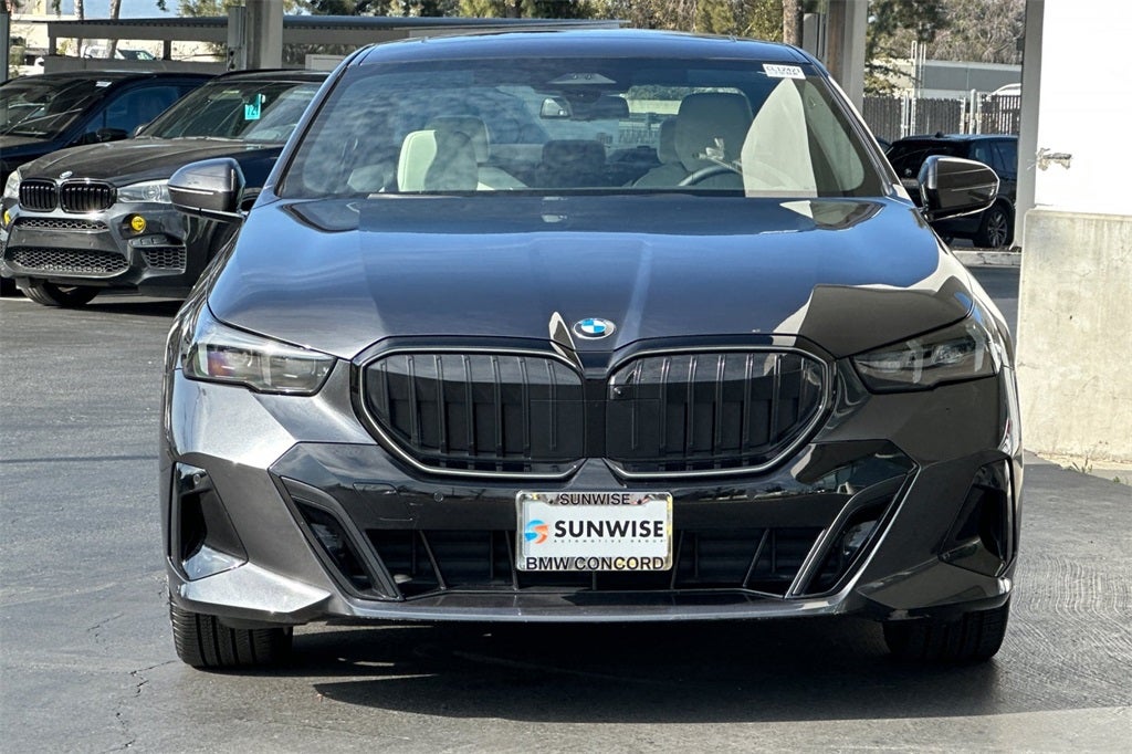 2025 BMW 5 Series 530i