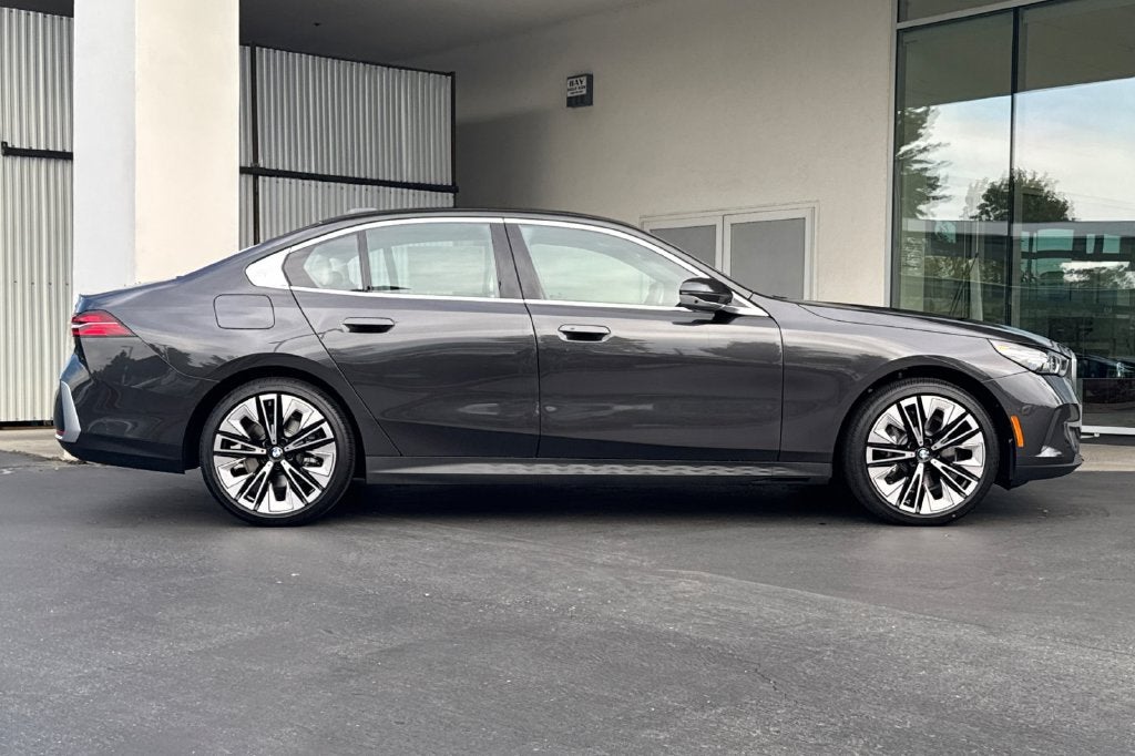 2027 BMW 5 Series 530i