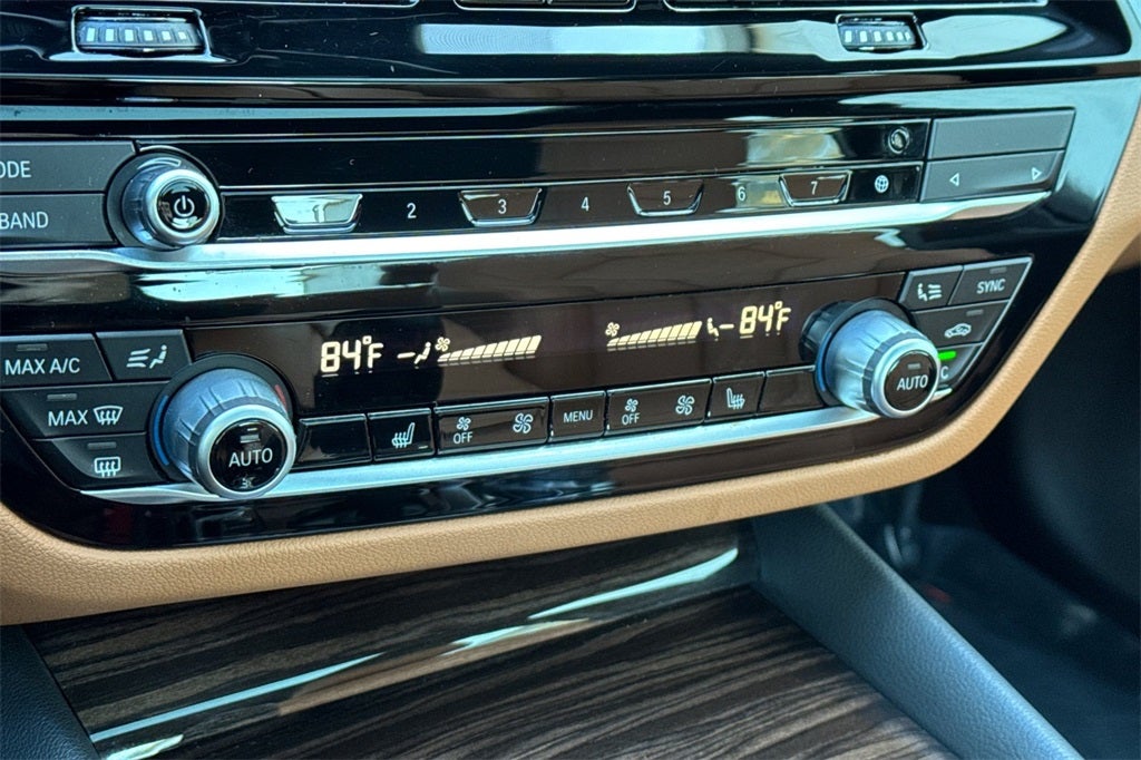 2022 BMW 5 Series 530i