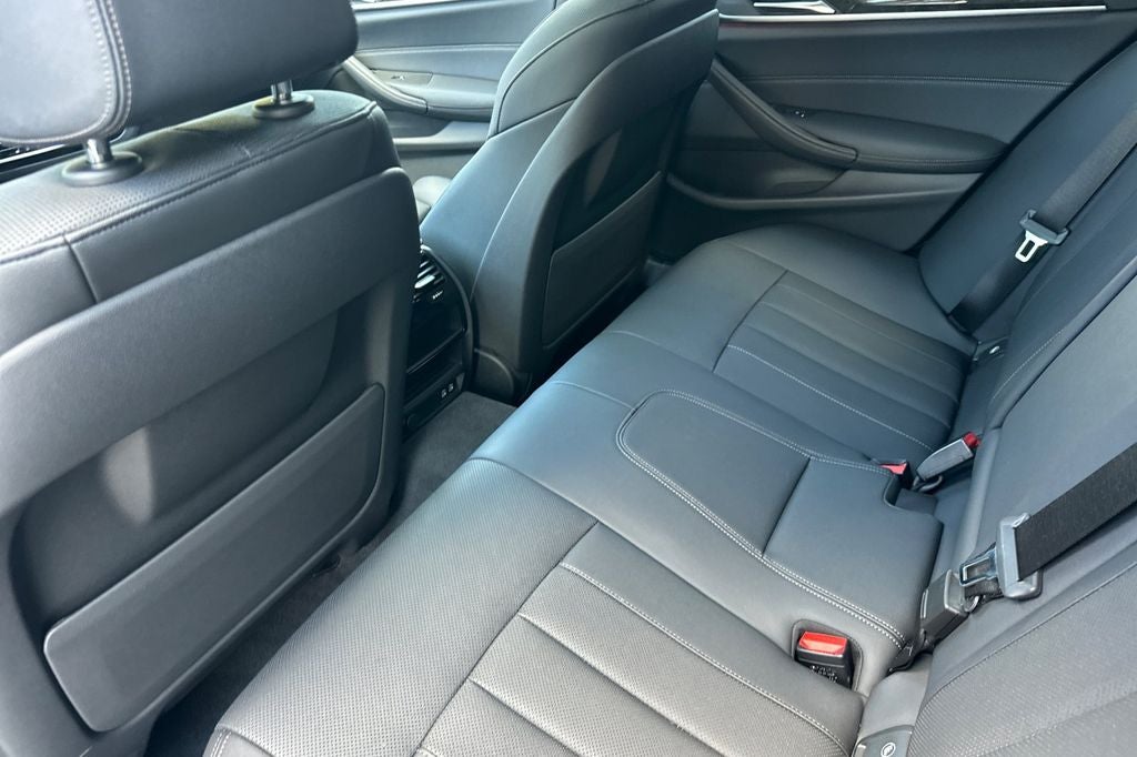 2023 BMW 5 Series 530i
