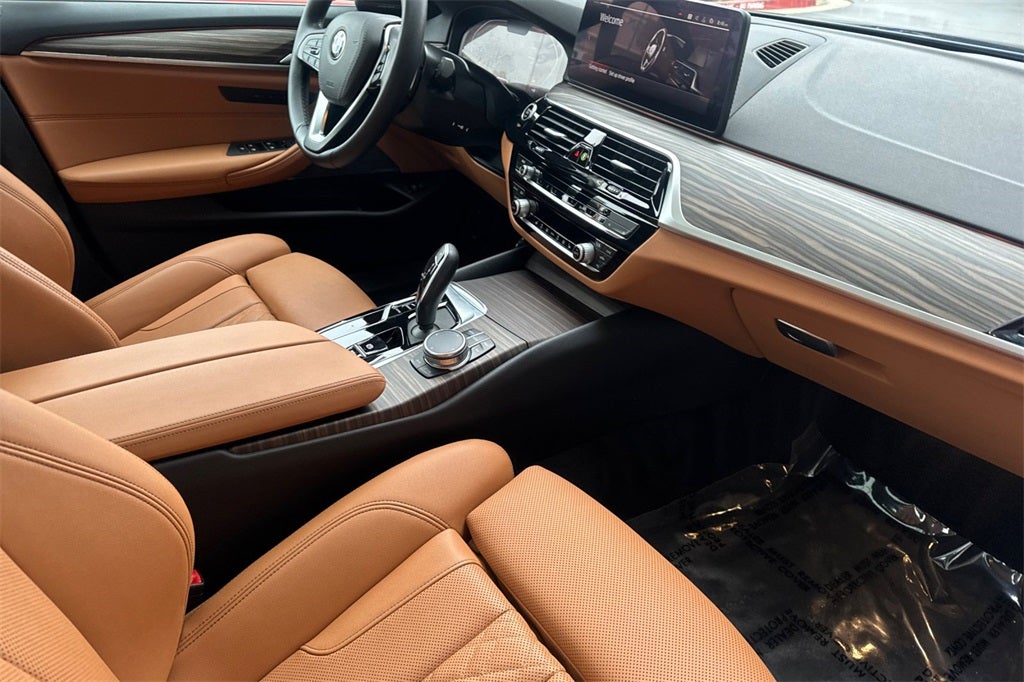 2022 BMW 5 Series 530i