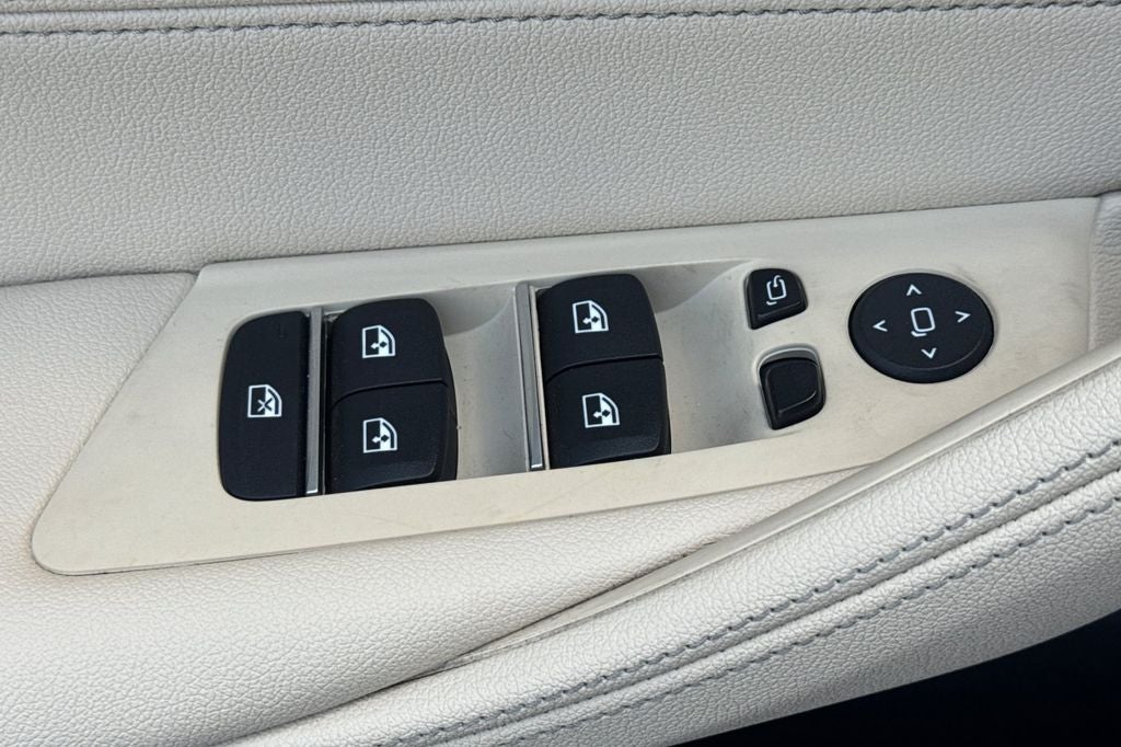 2023 BMW 5 Series 530i