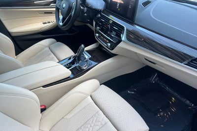 2023 BMW 5 Series 530i
