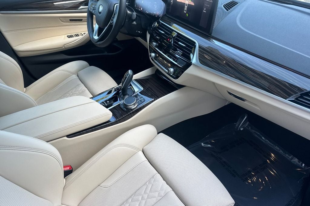 2023 BMW 5 Series 530i