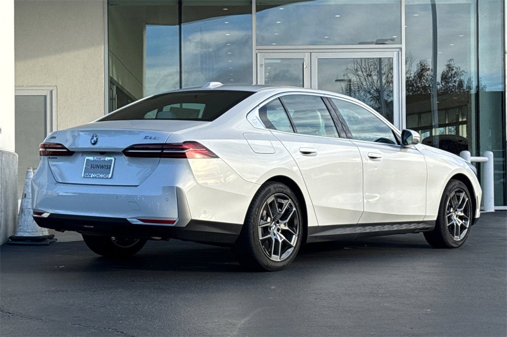 2026 BMW 5 Series 530i xDrive