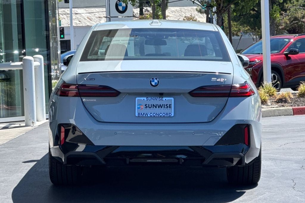 2027 BMW 5 Series 540i xdr