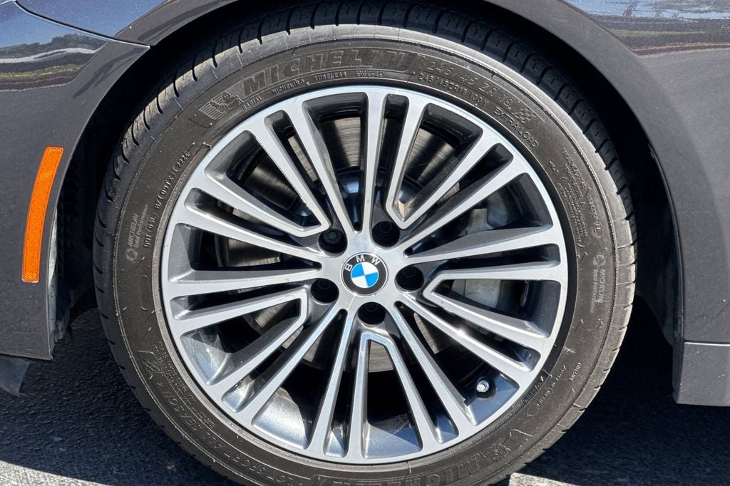 2019 BMW 5 Series 540i