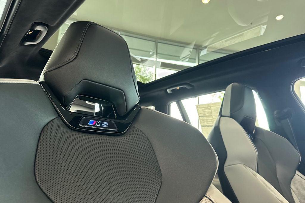 2027 BMW M5 Base