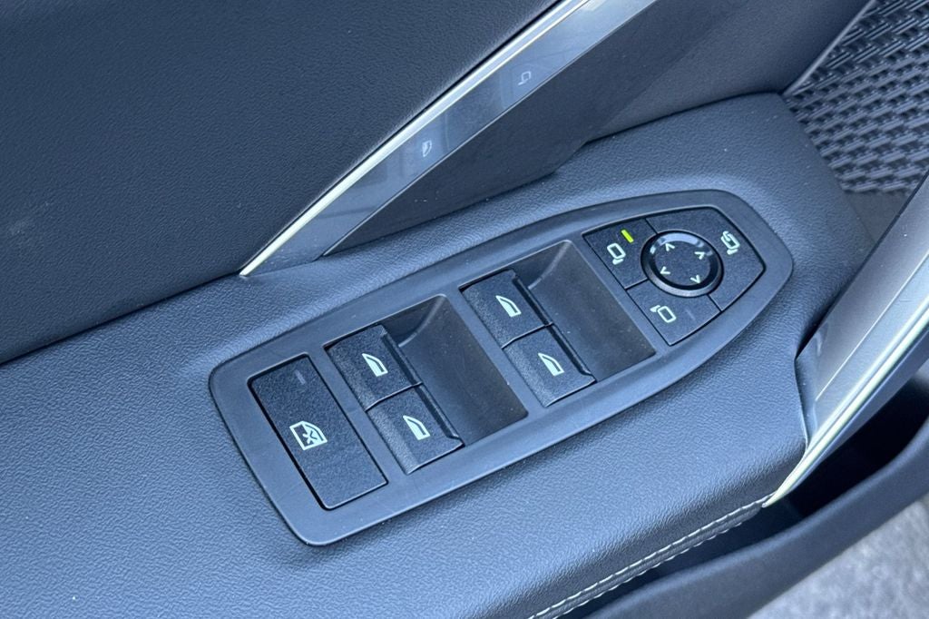 2025 BMW X2 xDrive28i