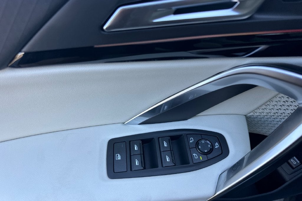 2027 BMW X2 XDRIVE 28I Base