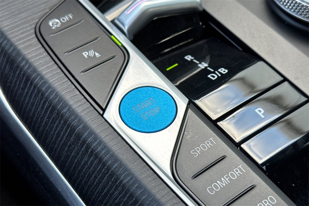 2025 BMW i4 eDrive40