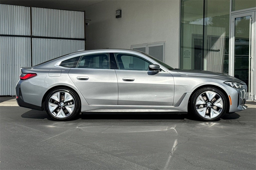 2025 BMW i4 eDrive40