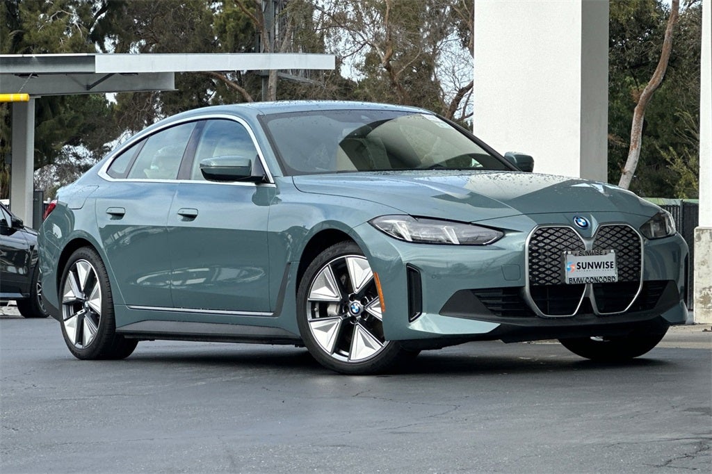 2025 BMW i4 eDrive40