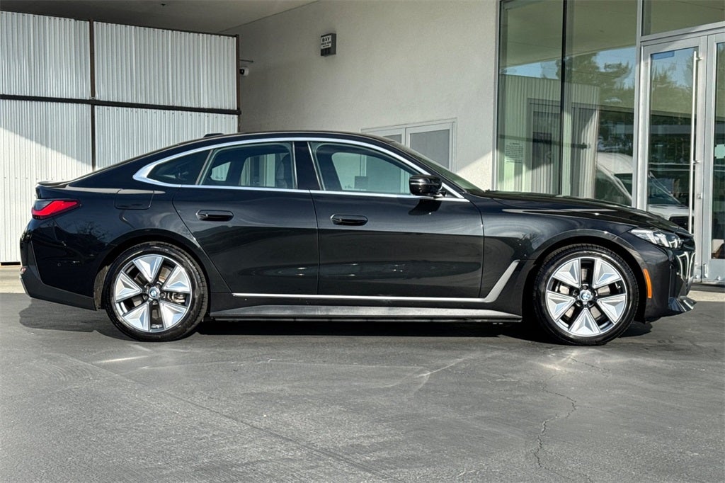 2025 BMW i4 eDrive40