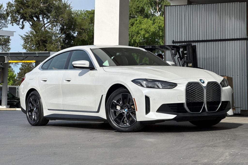 2025 BMW i4 eDrive40