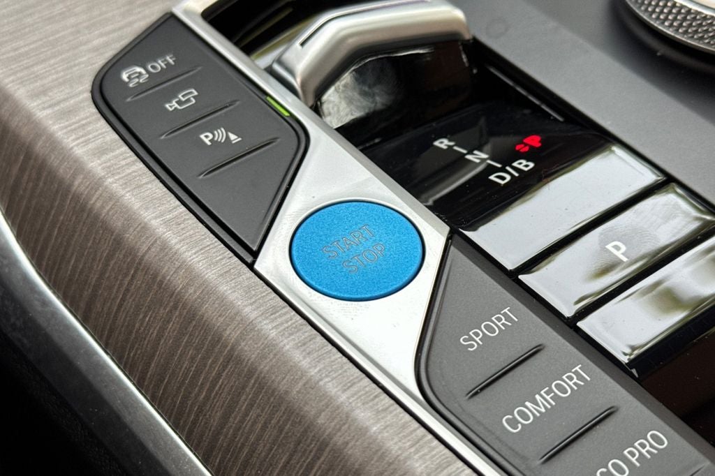 2025 BMW i4 eDrive40