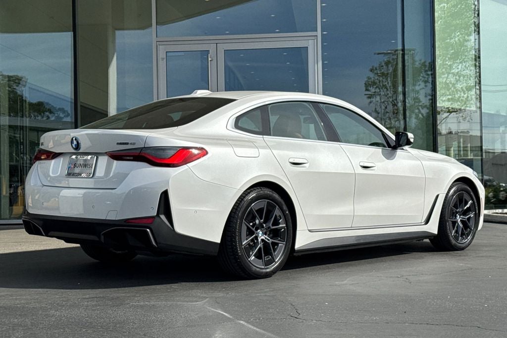 2025 BMW i4 eDrive40